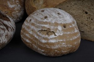 Frisches Roggenbrot